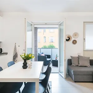 Luxury In Moscova Milano