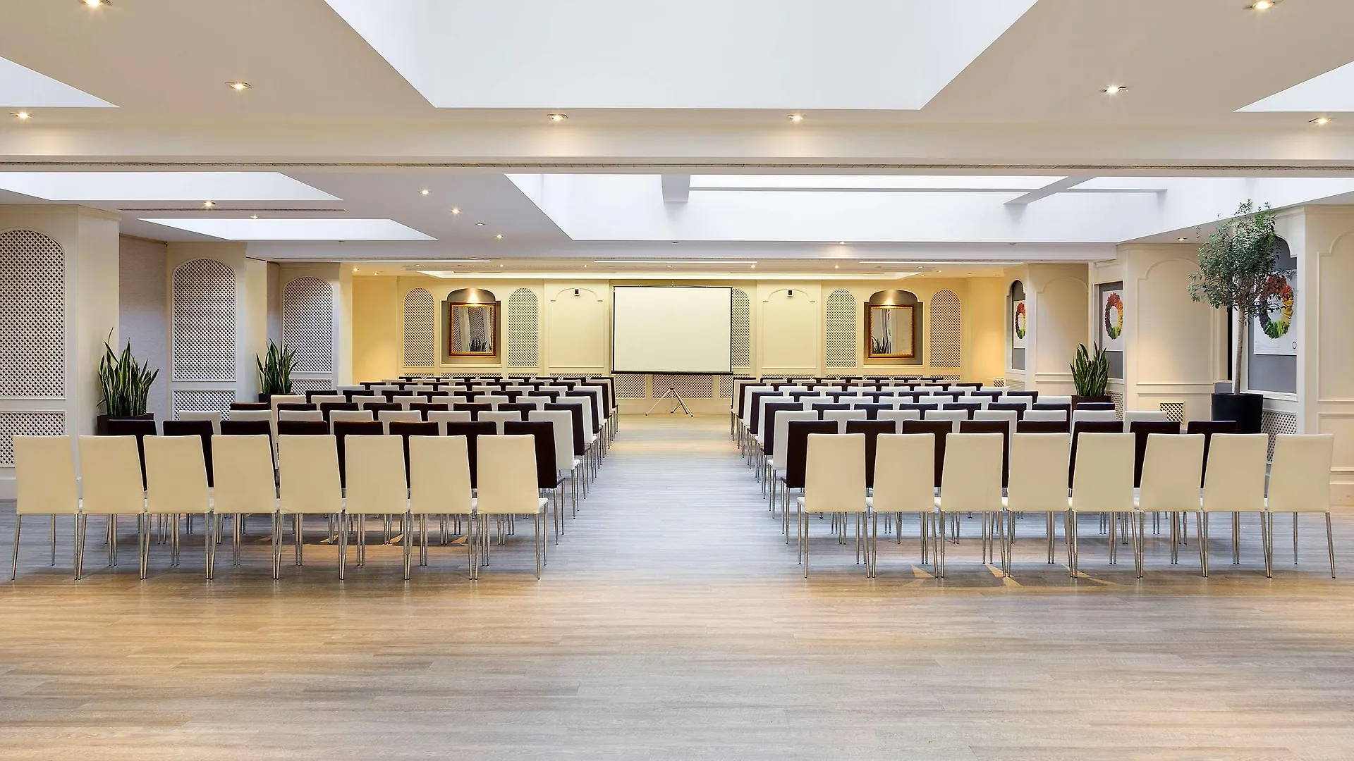 Hotel Melia Milano 5*, Mediolan